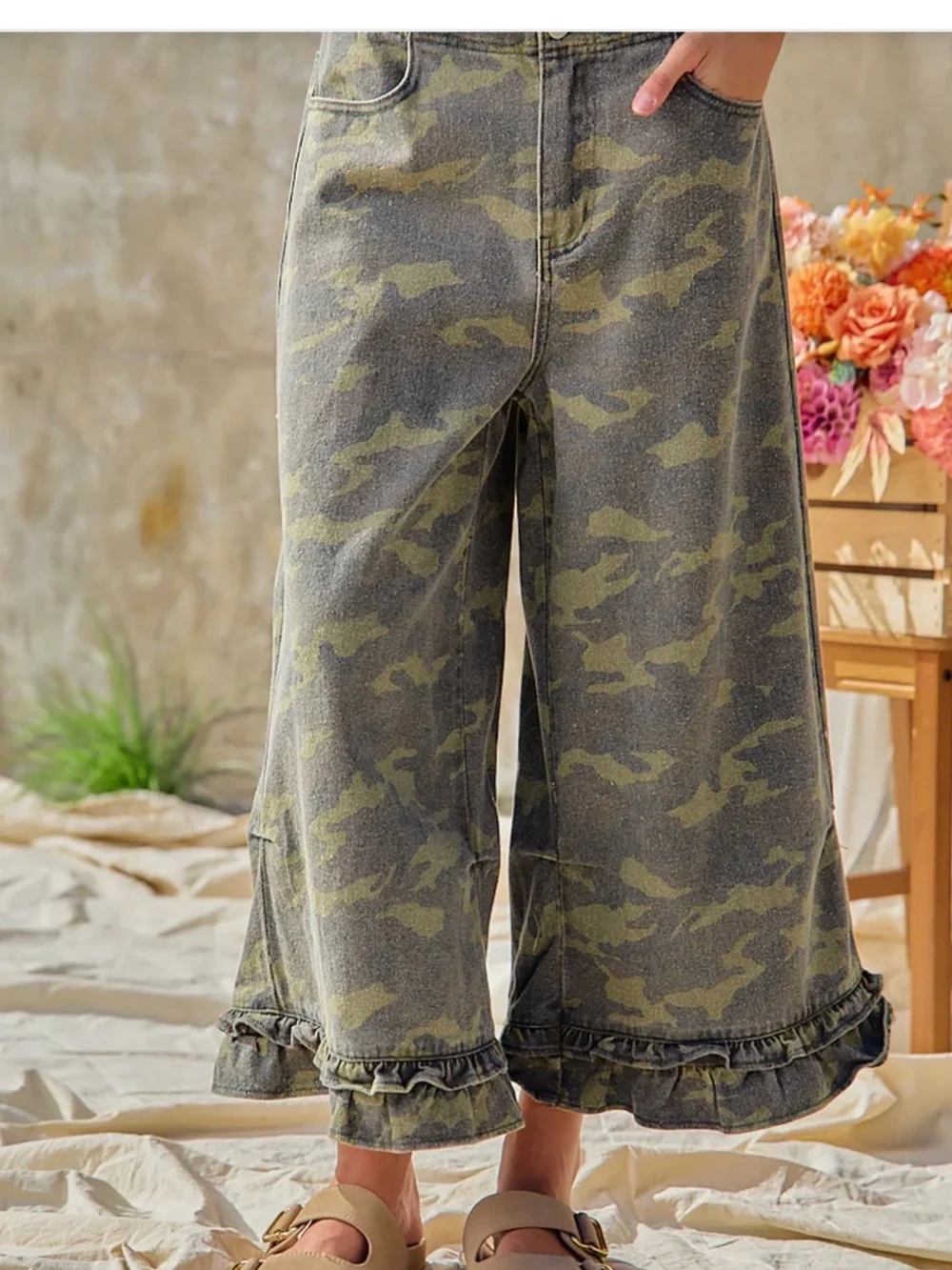💕Arrives June! Bibi Cropped Camo Ruffle Hem Pants - Picture 10 of 10
